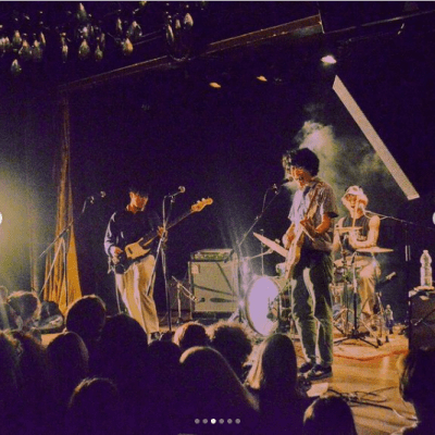 Le Clash – No Waves
