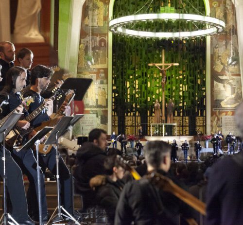 Montréal/Nouvelles Musiques 2025 : Instruments of Happiness – Projet 100 guitares : La grande accélération