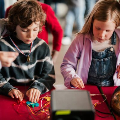 Ateliers créatifs jeunesse à la SAT