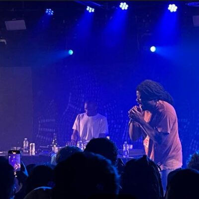 MIKE, Navy Blue et Mike Shabb donnent une leçon de rap au Théâtre Fairmount