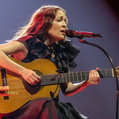 FIJM | Natalia Lafourcade enflamme une Place des Arts devenue mexicaine