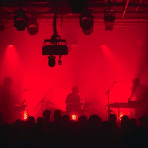 MUTEK | Vibe exploratoire chez Holy Tongue, trio dub