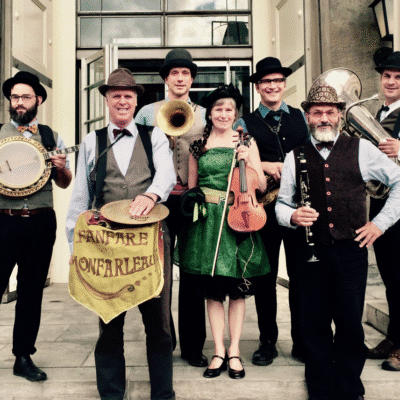 Fête de la musique de Tremblant : La Fanfare Monfarleau à la Place de la famille