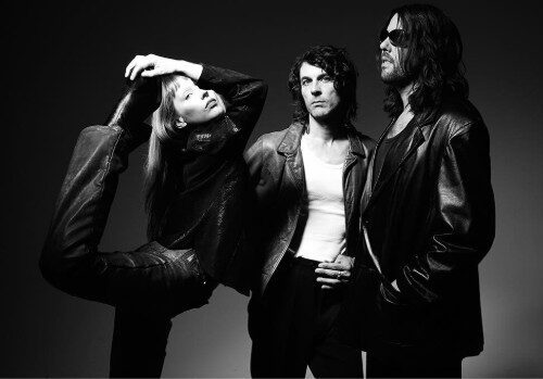 Hush, créature tricéphale à l&rsquo;horizon