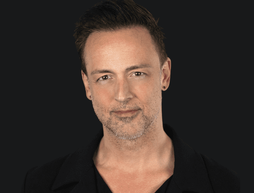 DRAPEAU, une guitare, un piano à la salle d’Youville