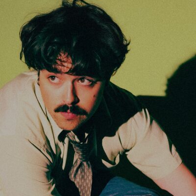 Velours Velours seul sur scène à la salle Claude-Léveillée