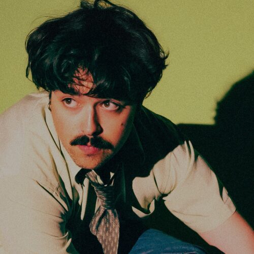 Velours Velours seul sur scène à la salle Claude-Léveillée