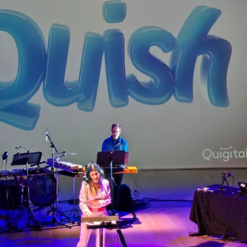 Semaine du neuf | Quigital Corporate Retreat, immersion satirique dans la culture corportative