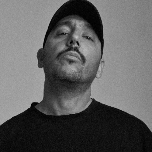 K.Maro de retour, Place de Lauréane: chansons synth-pop d’un adulte préoccupé