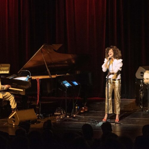 Jouer et chanter sur les eaux