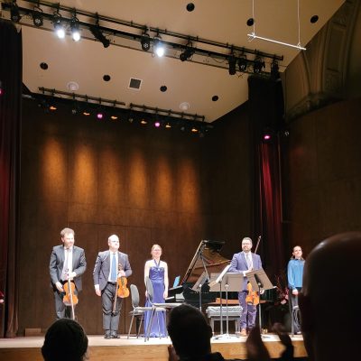 Meagan Milatz et les musiciens de l’OSM : deux univers opposés