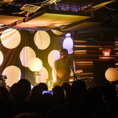 Tracks and Feel: Live Sports at Bar le Ritz PDB