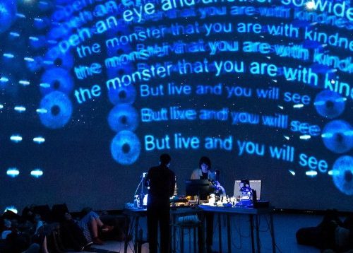 SAT | Plongée audiovisuelle dans un monde microscopique