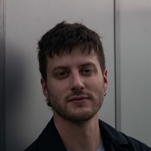 Akousma | Alex Brisson et l&rsquo;exploration musicale du feedback