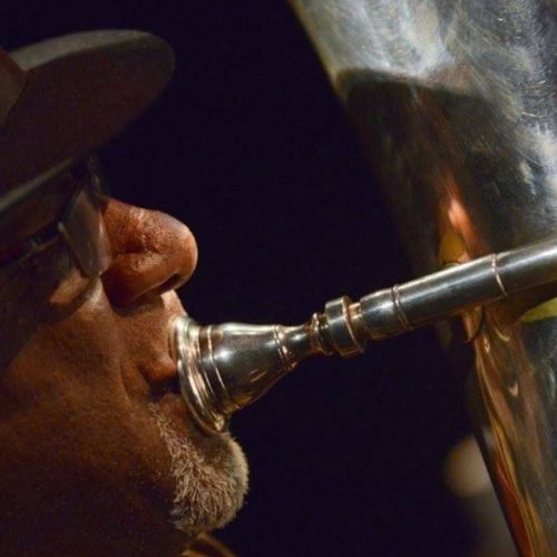 Flux 2026 | Bob Stewart, le doyen des tubistes à Montréal